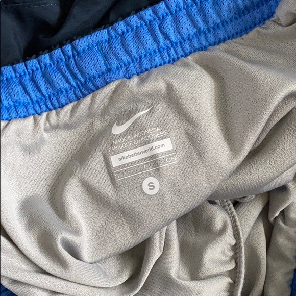 Nike running shorts - Picture 3 of 3